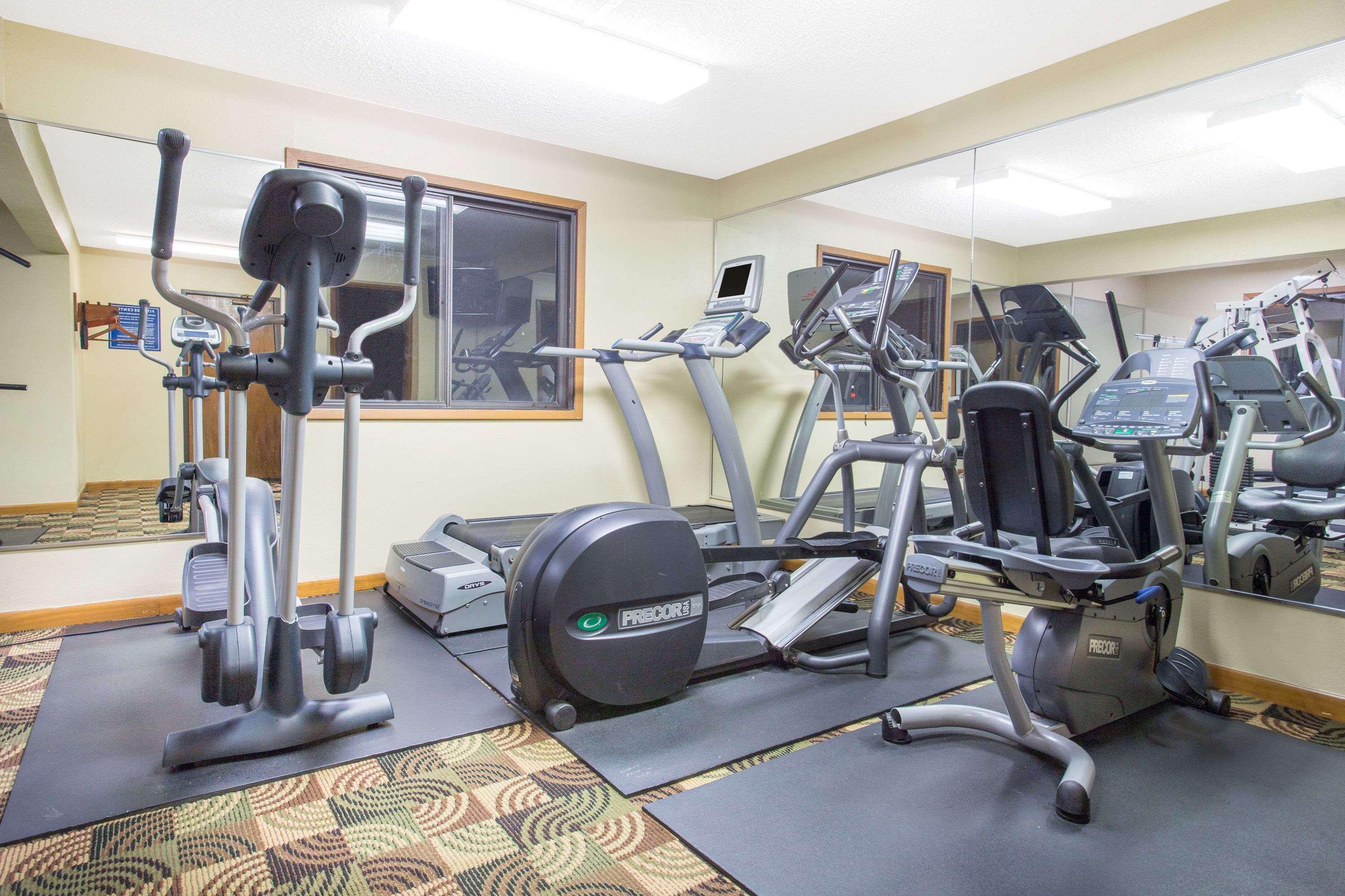 Days Inn & Suites By Wyndham Waterloo Ngoại thất bức ảnh