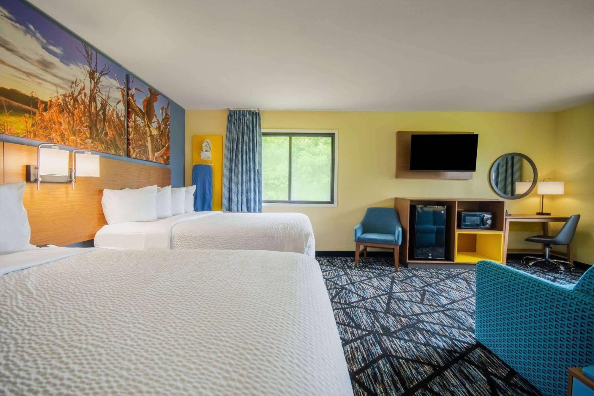 Days Inn & Suites By Wyndham Waterloo Ngoại thất bức ảnh
